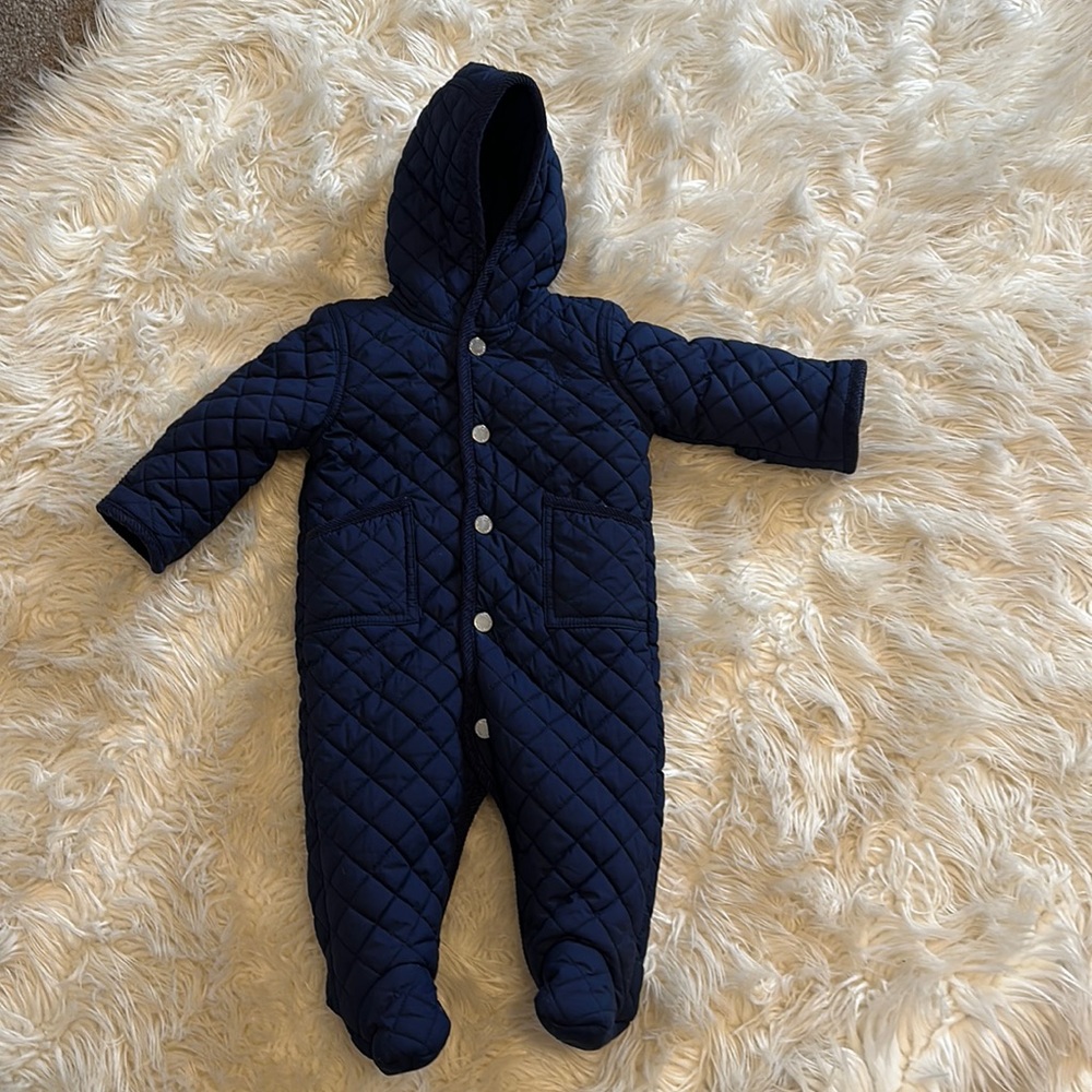 Ralph Lauren snow suit. Used for 1 season but looks brand new